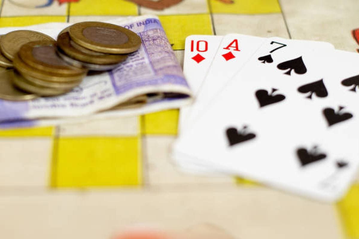 Gambling on Diwali: दिवाली पर क्यों खेलते हैं जुआ, जानिए कैसे और क्यों शुरू हुई ये परंपरा