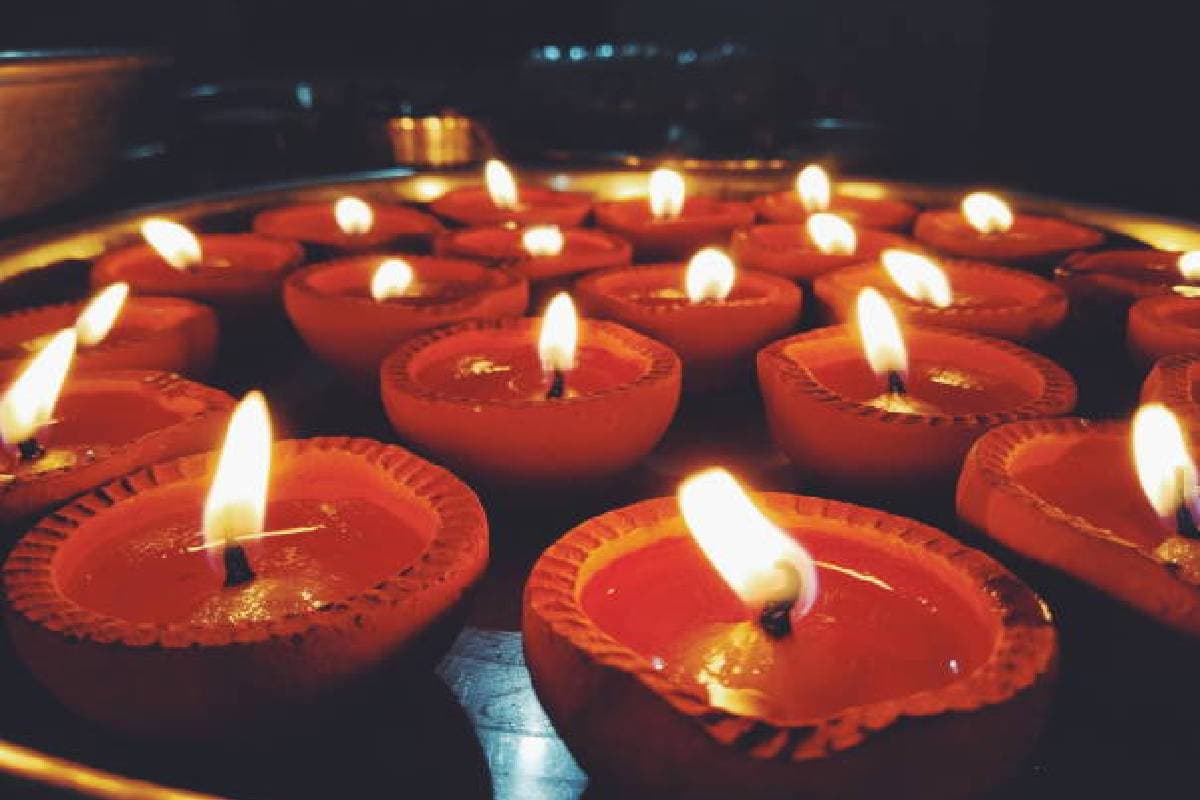Diwali 2024 Par Jalaye Itne Diya: दिवाली पर कितने दीपक जलाना होता है शुभ? जानें संख्या का महत्व