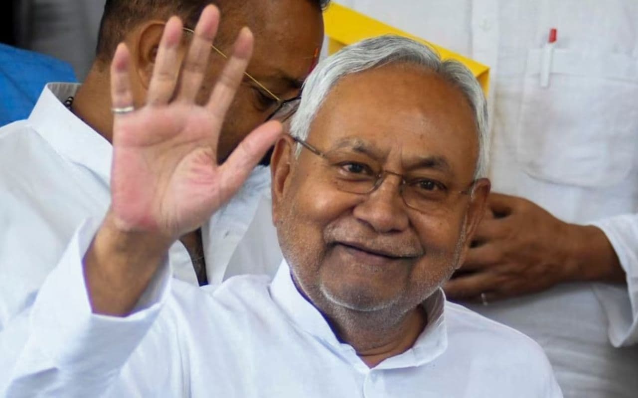 Bihar: नीतीश सरकार ने तय की पारिवारिक पेंशन की ऊपरी सीमा, वेतन का 50% व 30% ही मिलेगी