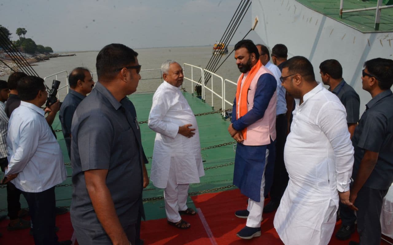 Chhath Puja: नीतीश कुमार और सम्राट चौधरी ने लिया घाटों का जायजा, सीएम बोले- सब अच्छा होगा