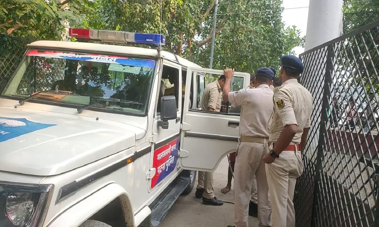 Patna Crime: दुर्गा पूजा के बीच पटनासिटी मे गोली मारकर युवक की हत्या, जांच में जुटी पुलिस