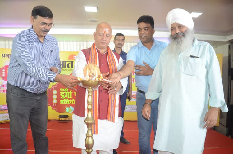 प्रभात खबर ने दुर्गा पूजा पंडालों को किया सम्मानित, राम जानकी मंदिर एतवारपुर को मिला ओवर ऑल पुरस्कार