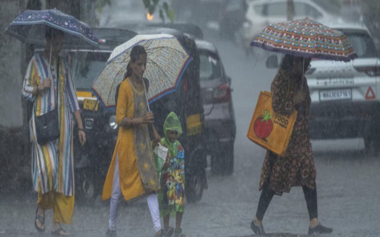 Bihar Weather: बिहार का मौसम अब लेगा करवट, पटना समेत इन जिलों में दिखेगा बारिश और ठंडी हवाओं का असर