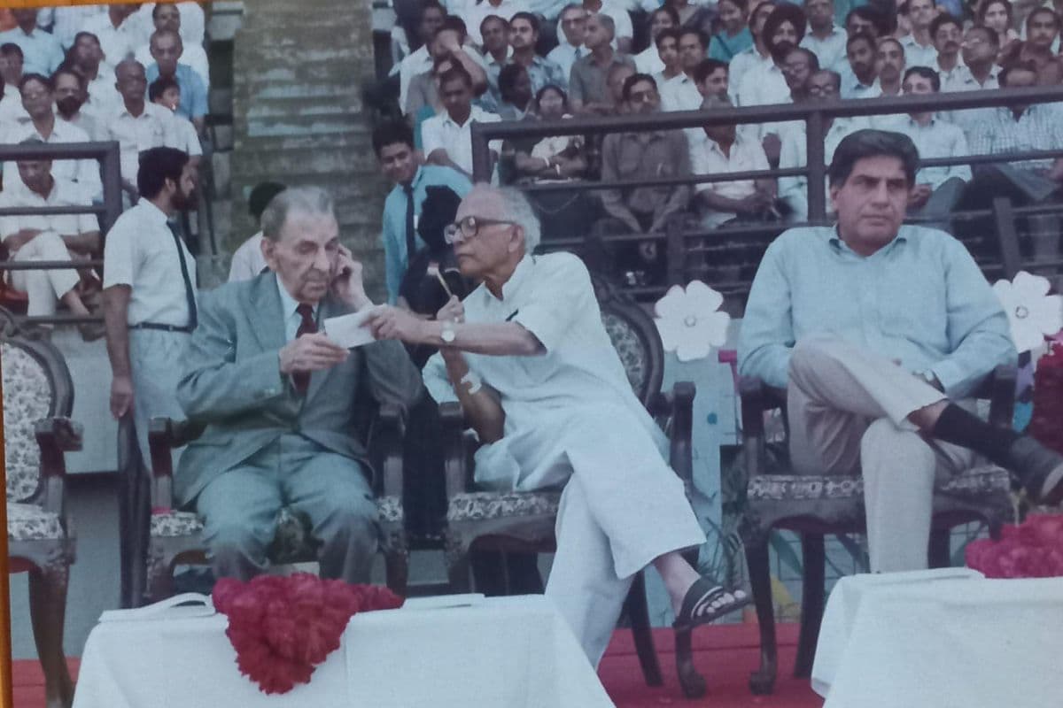 Ratan Tata Revenge With Ford: टाटा ने लिया ऐसा बदला की फोर्ड को गिड़गिड़ाना पड़ा