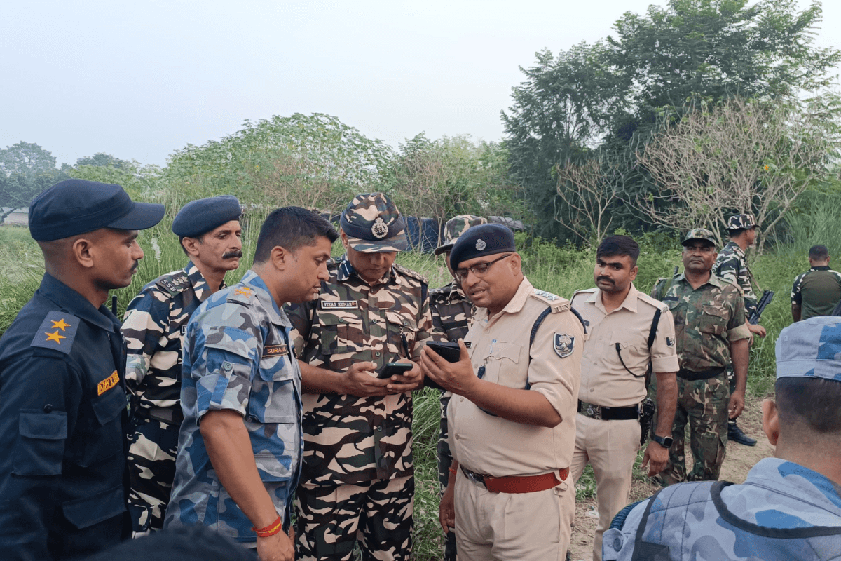 Raxaul सीमा पर तस्करों और SSB के जवानों के बीच झड़प, जवान की वर्दी फाड़ी