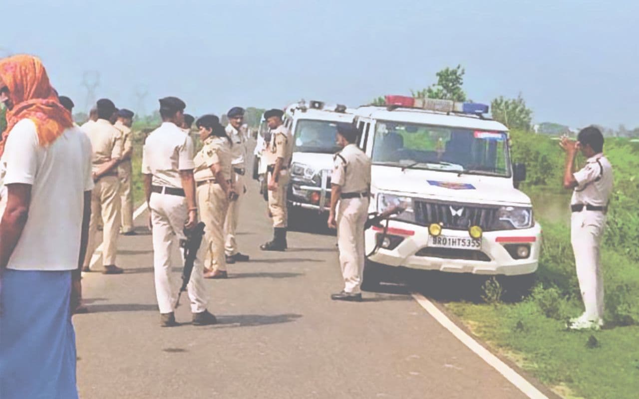 Bihar Crime: स्वर्ण व्यवसायी पर दिनदहाड़े हुई ताबड़तोड़ फायरिंग, जांच में जुटी पुलिस