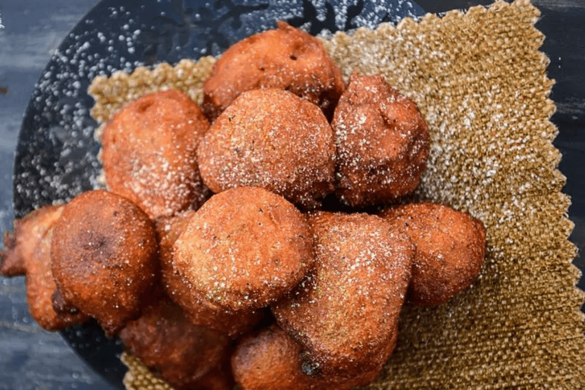 Shakarkand ke Meethe Pakode Recipe: शकरकंद के मीठे पकौडे बनाना है बेहद आसान, जानें रेसपी