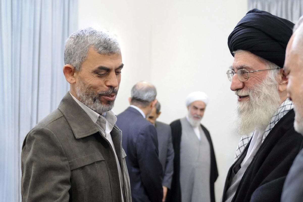 Iran Reaction : इजराइल से बदला नहीं लेगा जख्मी ईरान? अमेरिका की चेतावनी के बाद आई खामेनेई की पहली प्रतिक्रिया