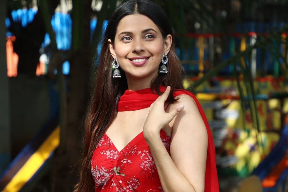 Bigg Boss 18: कौन है एलिस कौशिक, जिसने ग्रैंड प्रीमियर से पहले बनाई टॉप 2 फाइनलिस्ट में जगह