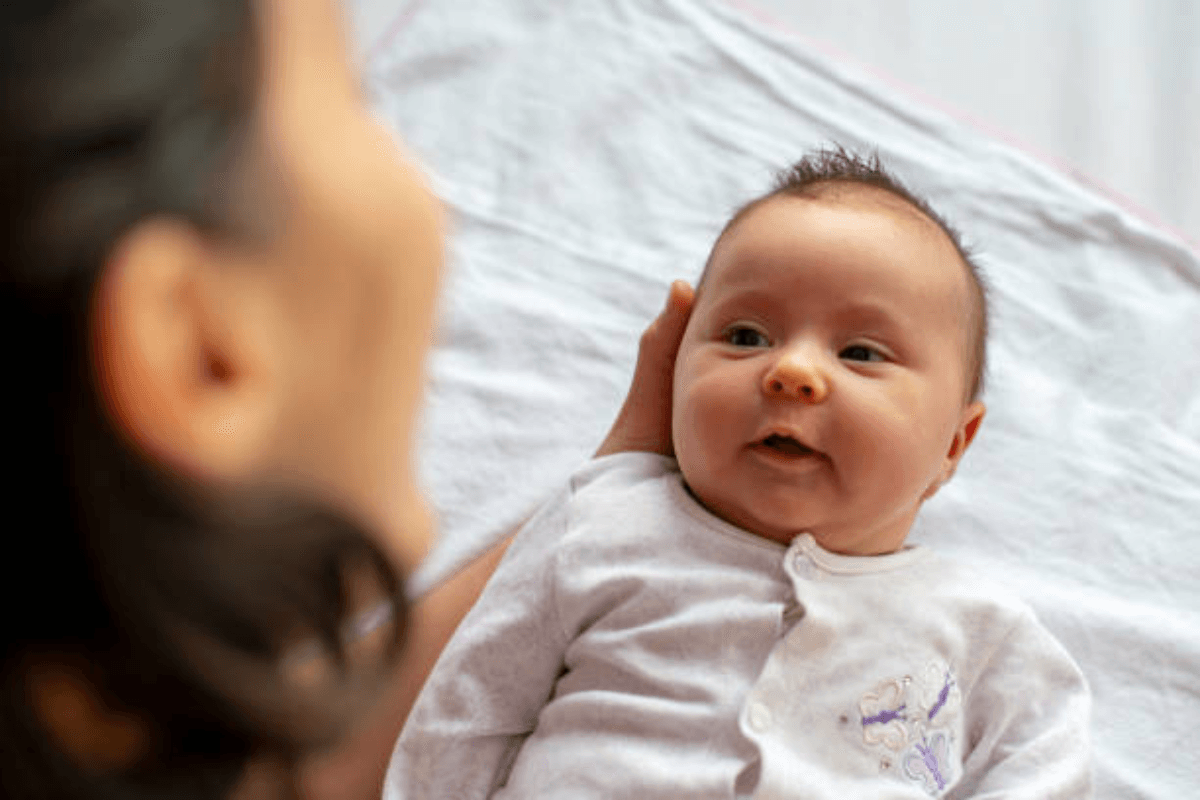 Baby Names: अपने नन्हे मेहमान के लिए चुनें एक खूबसूरत और अनोखा नाम