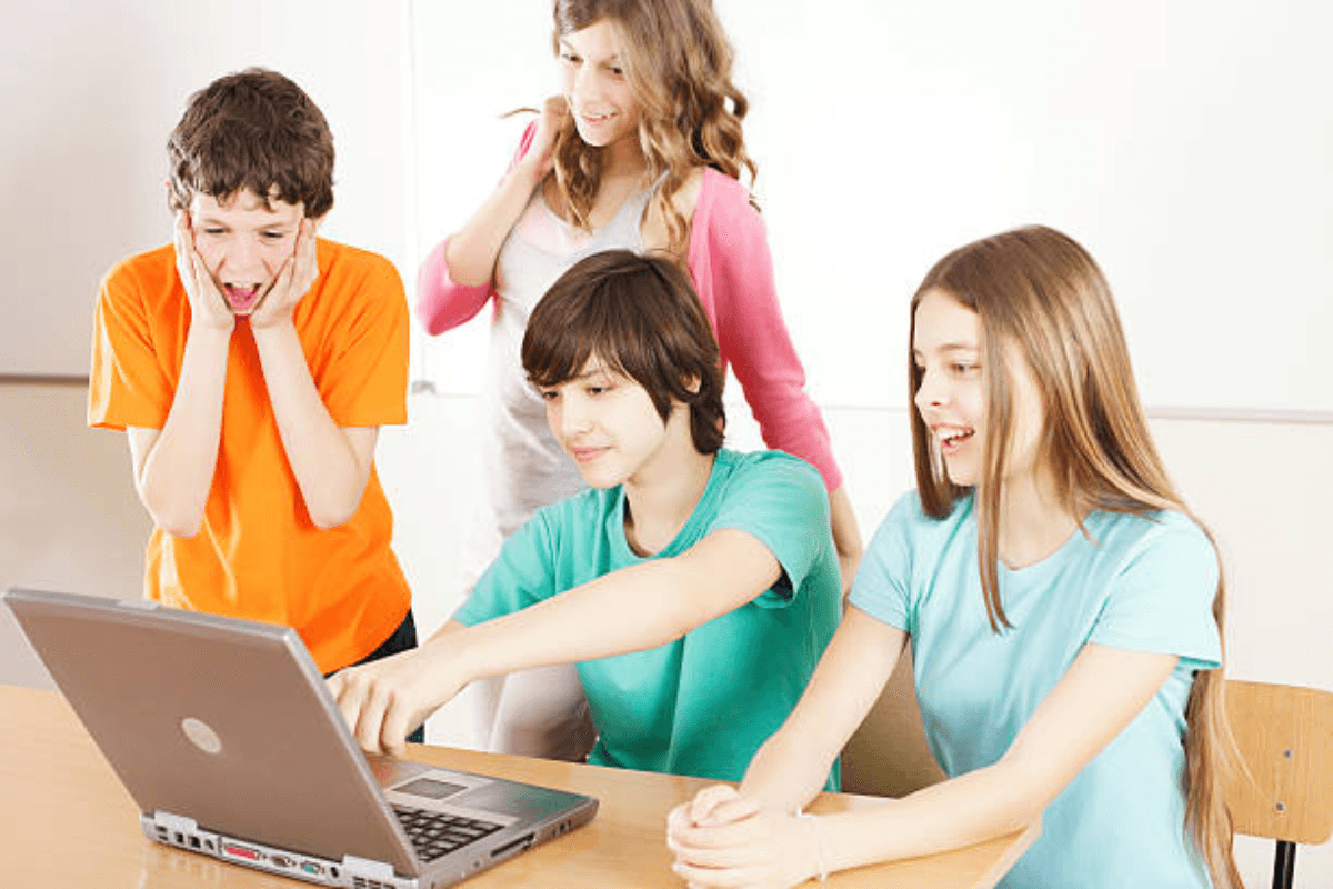 Parenting Tips: क्या कर रहा है आपका बच्चा? ट्रुथ और डेयर गेम, झूठ और गालियों का बढ़ता खतरनाक फैशन