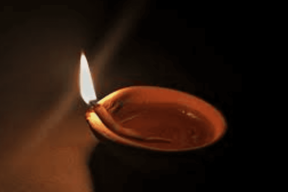 Diwali special: नहीं होगी अकाल मृत्यु नरक, चतुर्दशी को जलाए यम का दिया, परिवार में आएगी समृद्धि