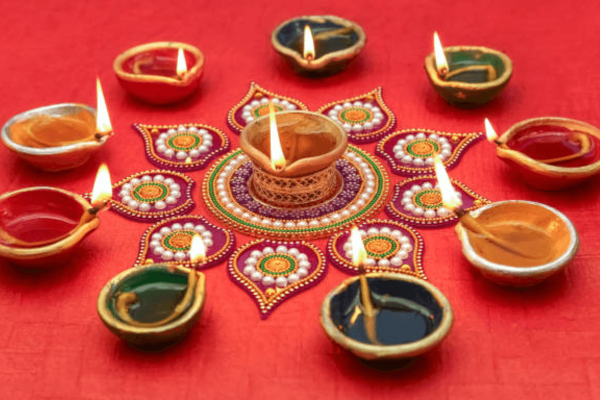 Diwali Rangoli Designs: दिवाली पर रंगोली के 4 आसान और सुंदर डिज़ाइन से अपने घर को सजाएं