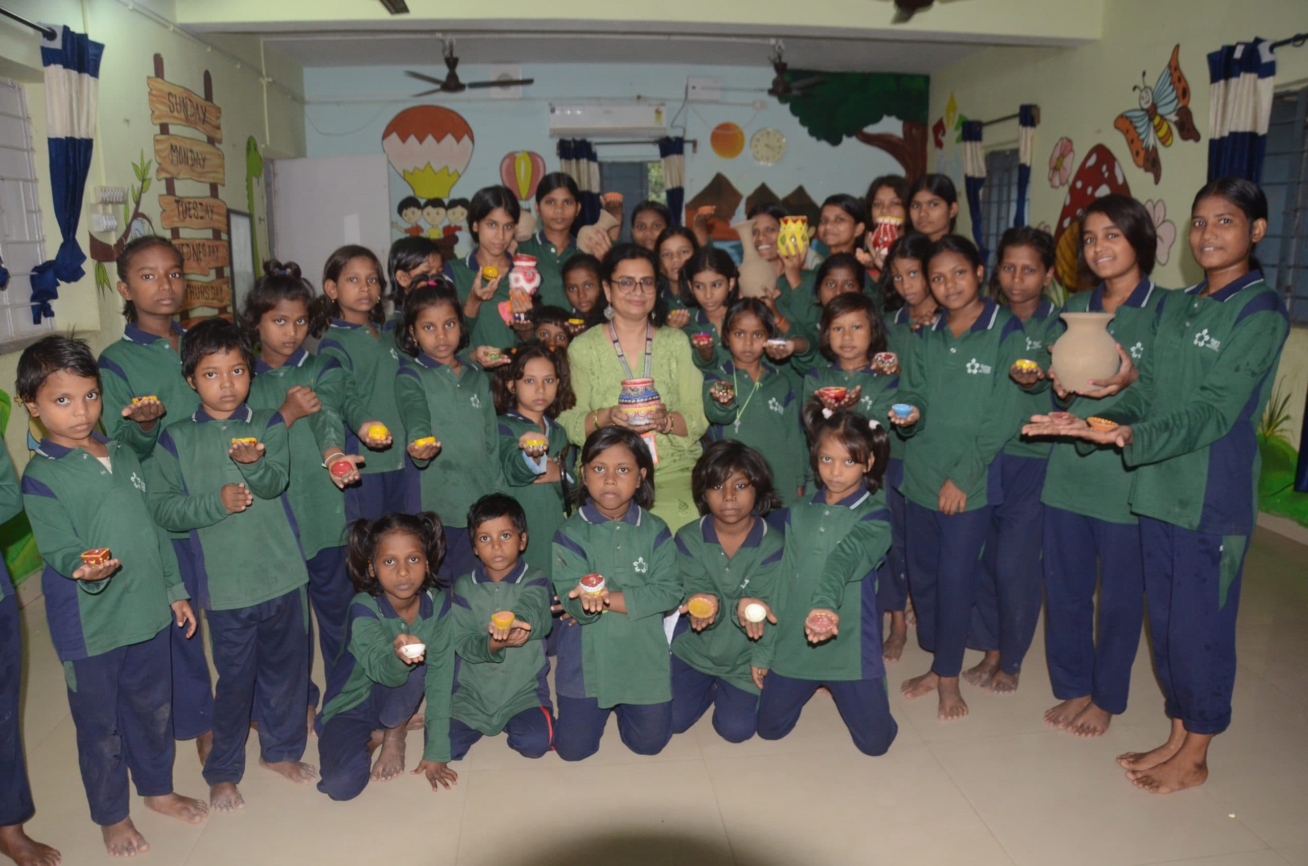 Interview: पटना के स्लम की बच्चियों को नई उड़ान दे रही विशाखा, रेनबो होम्स के जरिए सुधार रही भविष्य