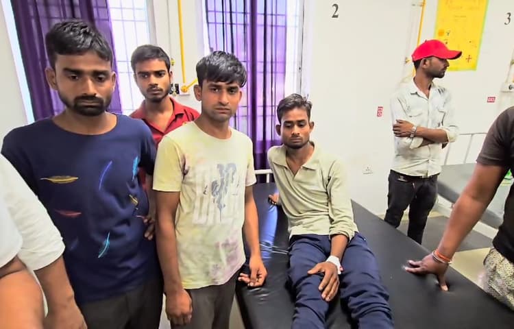 Bihar News: सहरसा में फल विक्रेता और ऑटो चालक के बीच मारपीट और फायरिंग, गोली लगने से एक जख्मी