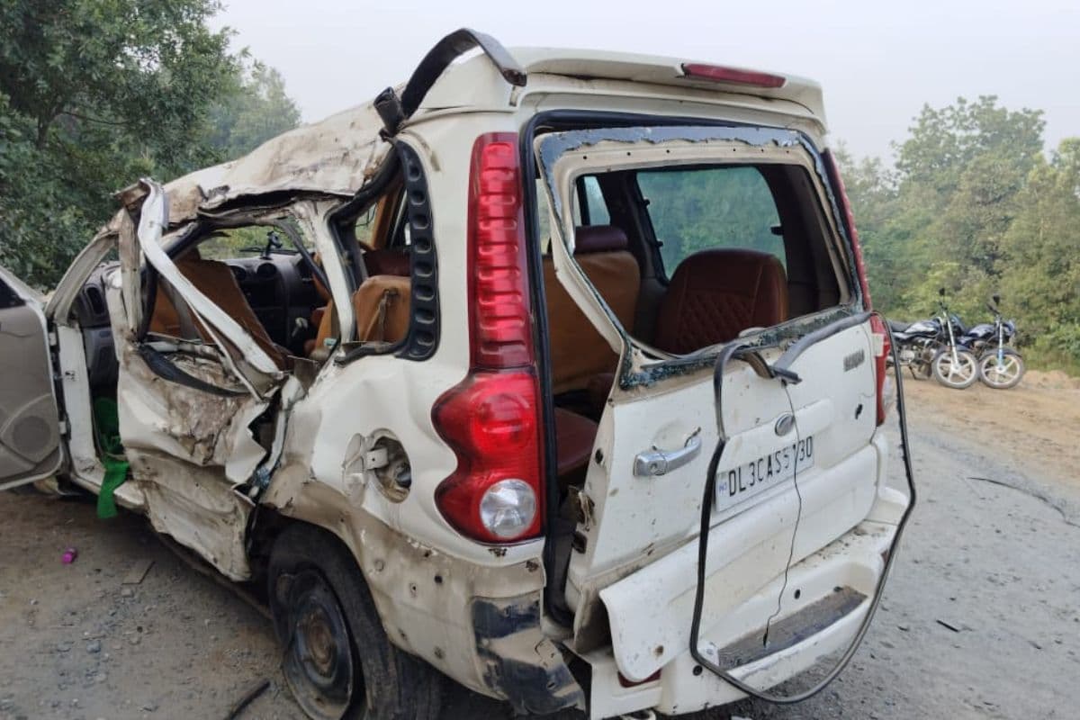 Road Accident: पलामू में शादी की खुशियां मातम में बदली, सड़क हादसे में दूल्हे के रिश्तेदार समेत 4 की मौत Road Accident: पलामू में शादी की खुशियां मातम में बदली, सड़क हादसे में दूल्हे के रिश्तेदार समेत 4 की मौत
