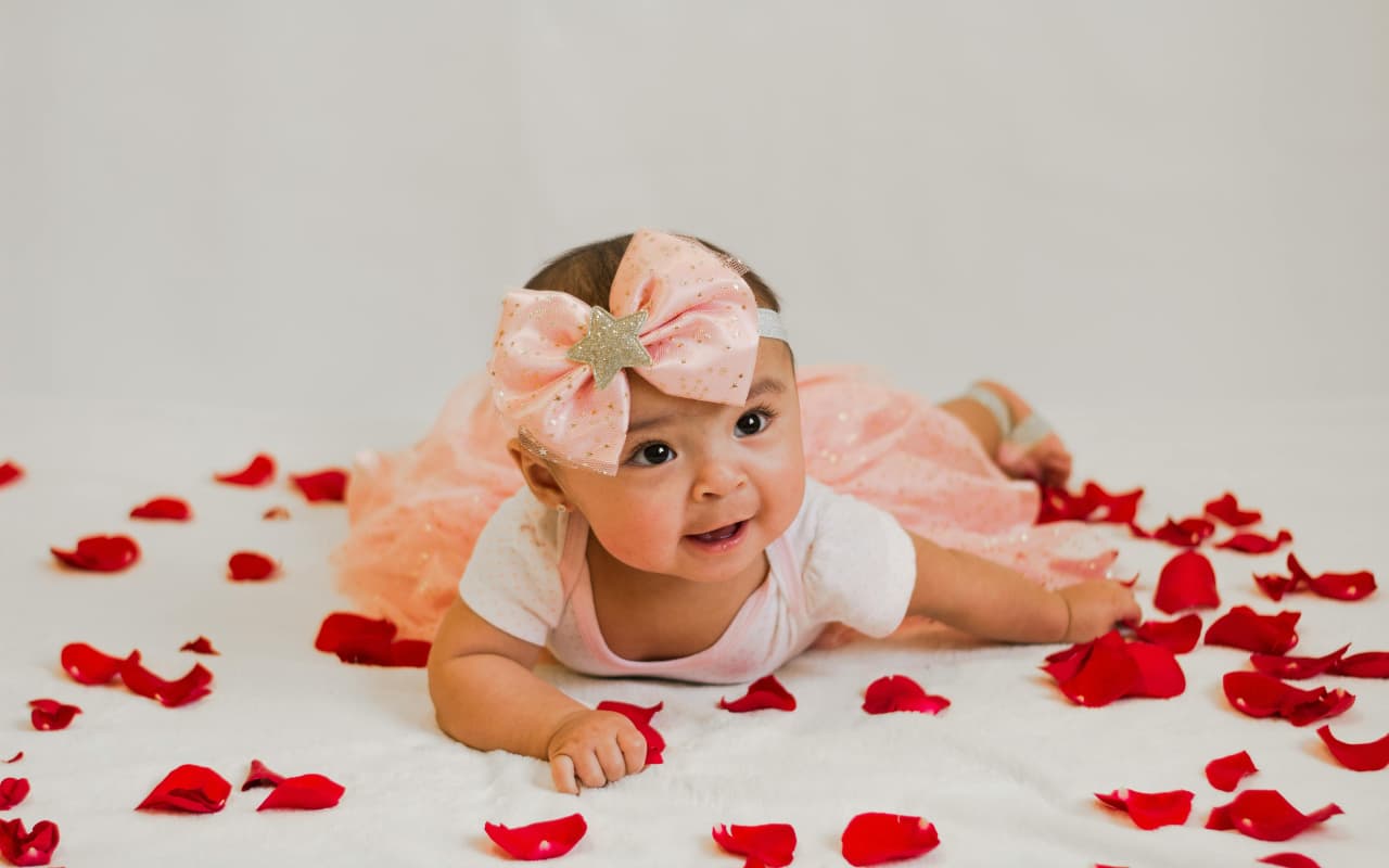 Baby Names: अपनी खूबसूरत सी बेटी के लिए चुनें मां दुर्गा से प्रेरित नाम, देखें लिस्ट और जानें अर्थ Baby Names: अपनी खूबसूरत सी बेटी के लिए चुनें मां दुर्गा से प्रेरित नाम, देखें लिस्ट और जानें अर्थ