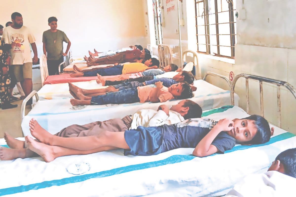 Bihar News: अरवल में फूड पॉइजनिंग से 63 बच्चे बीमार, कई की हालत गंभीर
