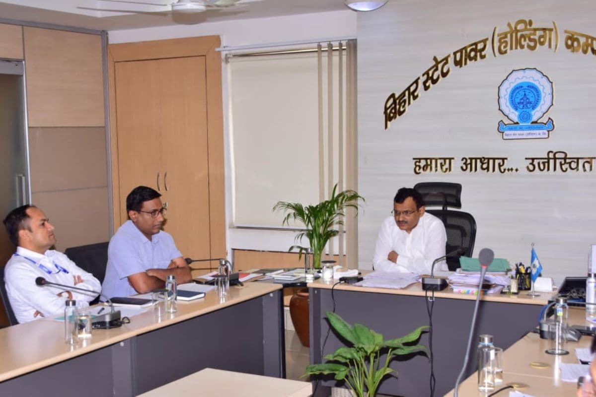 Smart Meter: बिजली कटने की अब नहीं सताएगी चिंता, स्मार्ट मीटर का बैलेंस कम होते ही मिलेगा अलर्ट