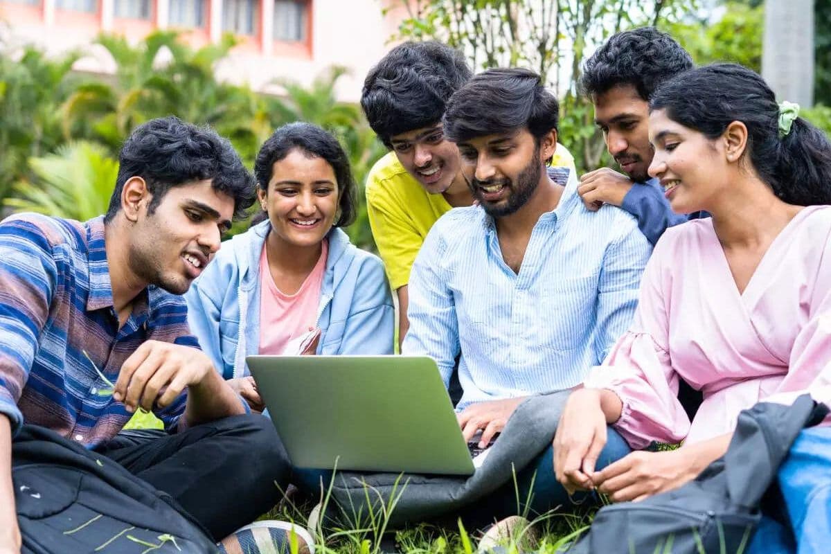 प्रतियोगी परीक्षाओं की तैयारी में 'साथी' करेगा मदद, नहीं खर्च करनी पड़ेगी मोटी फीस, जानें कैसे