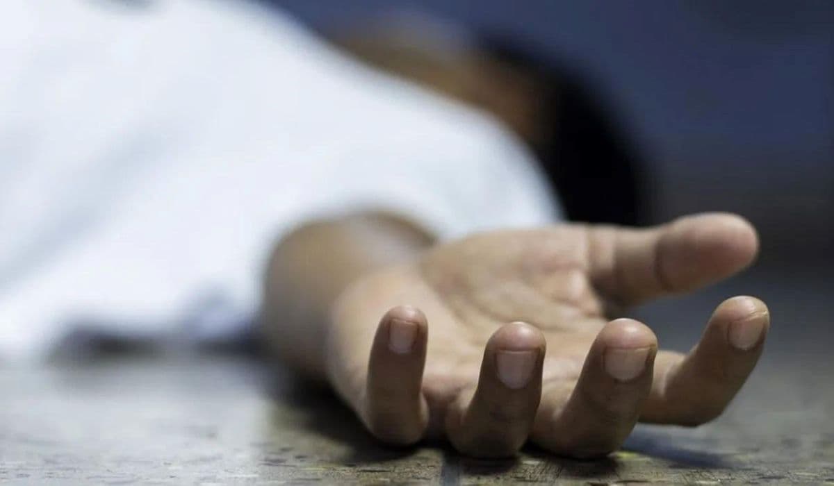 Suicide In Saraikela: अचानक ट्रेन के आगे कूद गया युवक, सिर धड़ से अलग, नहीं हो सकी मृतक की पहचान