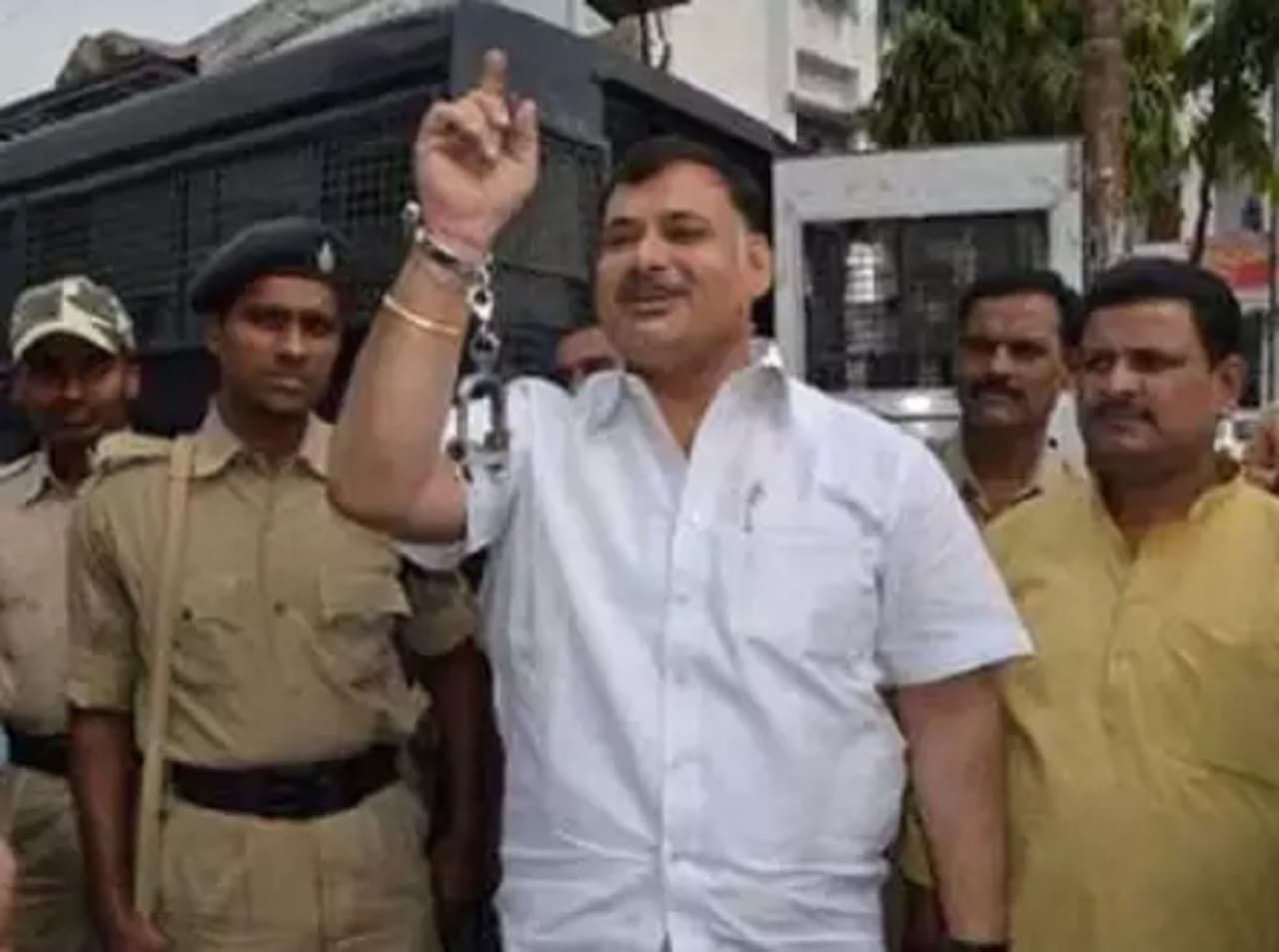 Bihar News: मुन्ना शुक्ला को उम्रकैद, बृजबिहारी प्रसाद हत्याकांड में सुप्रीम कोर्ट ने पटना हाई कोर्ट का फैसला पलटा