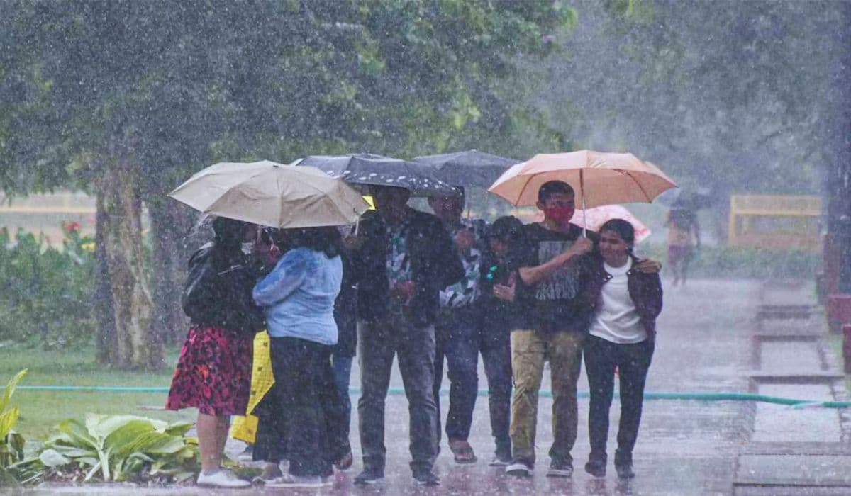 Bihar Weather: अगले 48 घंटे तक मौसम रहेगा खराब! पटना समेत इन 14 जिलों में वज्रपात के साथ बारिश का अलर्ट