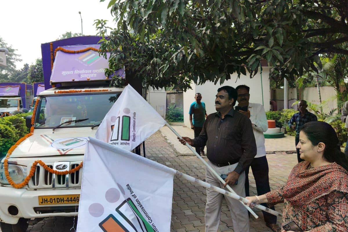 Jharkhand Assembly Election: मतदाता जागरूकता के लिए झारखंड के 81 विधानसभा क्षेत्रों में घूमेंगे 36 प्रचार वाहन-के रवि कुमार