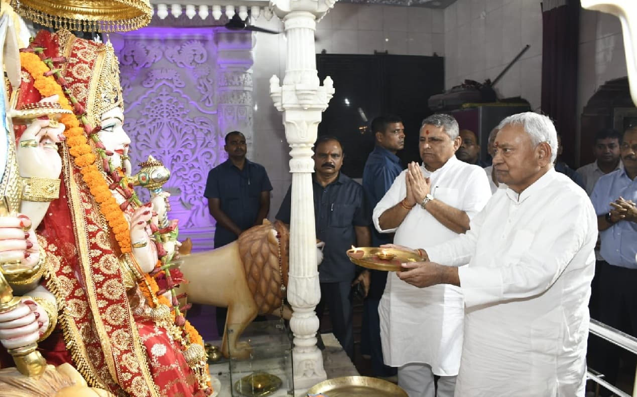 Navratri 2024: पटना में CM नीतीश ने कई पूजा पंडालों में मां की पूजा, राज्य की खुशहाली के लिए की कामना
