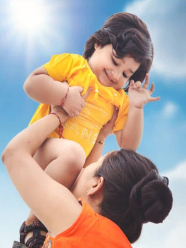 बेटे पर अच्छे लगेंगे प्रकाश से प्रेरित ये नाम