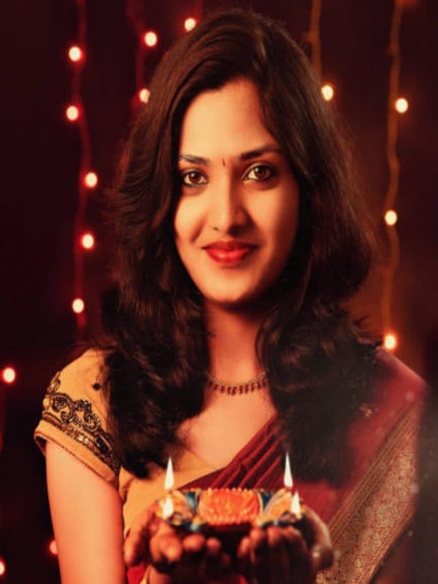 दिवाली पर अपनाएं ये ट्रेंडी लुक