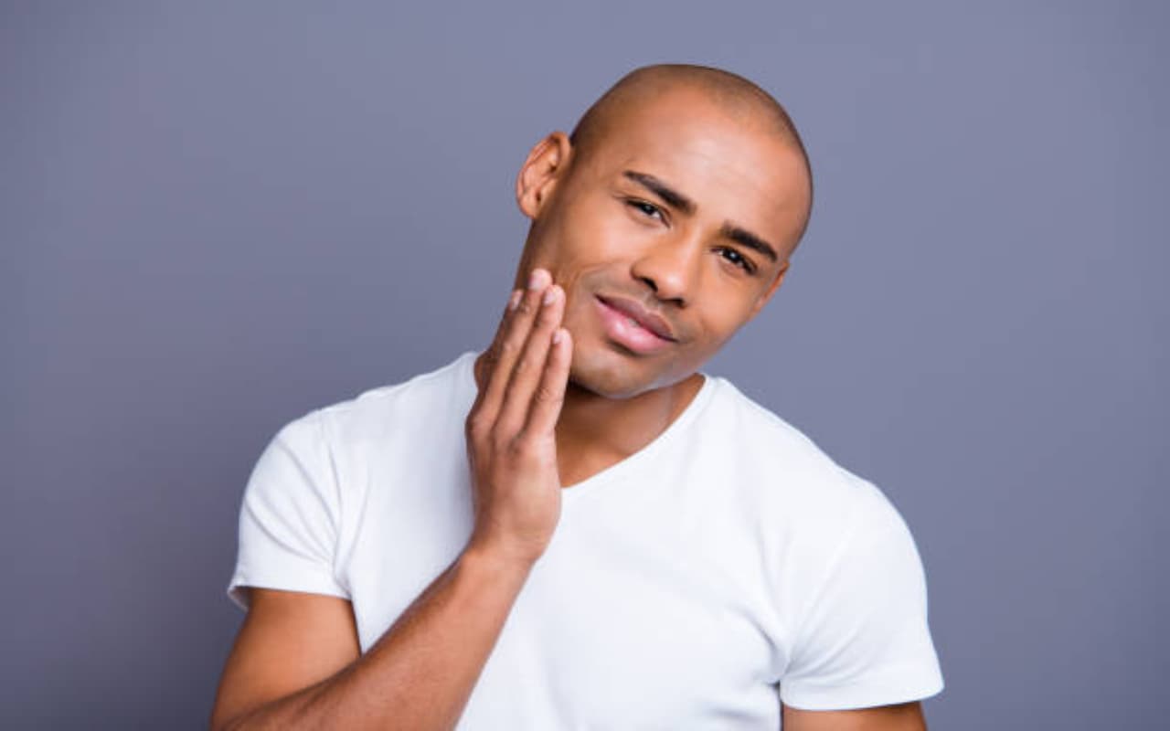 Beauty Tips: क्यों आपका चेहरा पड़ रहा है काला? कहीं कारण ये तो नहीं