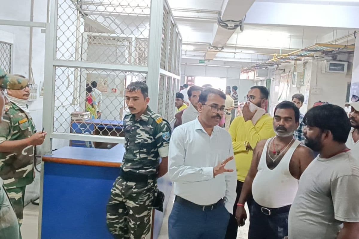 Dhanbad News: धनबाद जेल में कैदी की मौत पर परिजनों का हंगामा, पुलिस पर गंभीर आरोप