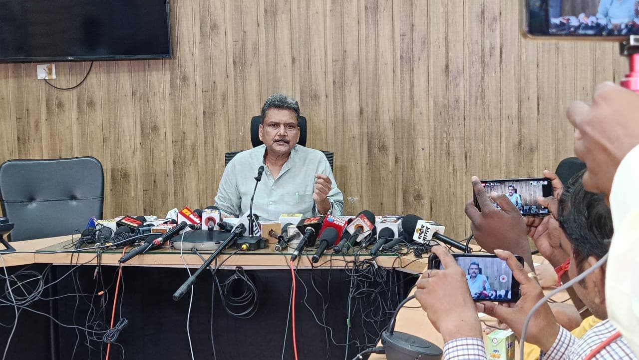 Bihar Teacher Transfer: बिहार के इन शिक्षकों को नहीं मिलेगा ट्रांसफर पॉलिसी का फायदा, दिव्यांगों को मिलेगी प्राथमिकता