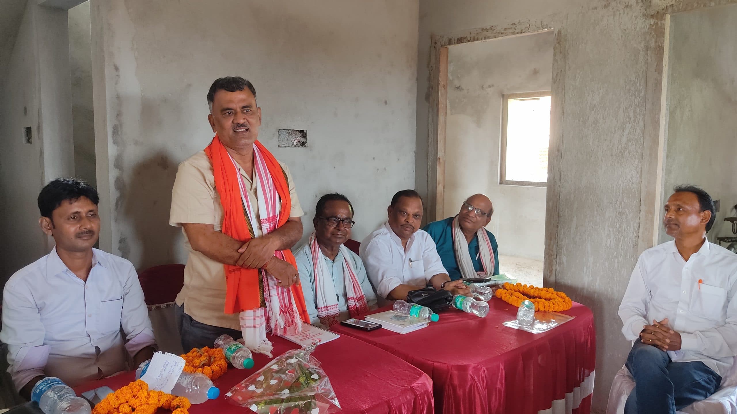 dhanbad news : बंगाल में खतरे में हैं हिंदू, झारखंड ऐसा होने न दें : एसएन मुखोपाध्याय