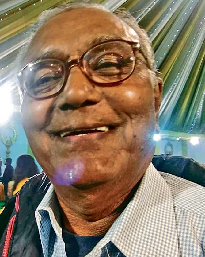 Dhanbad News: हमारे बुजुर्ग नौजवान, जो अपनी दूसरी पारी भी बना रहे यादगार