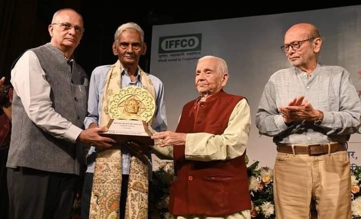 वरिष्ठ साहित्यकार चंद्र किशोर जायसवाल को मिला श्रीलाल शुक्ल स्मृति सम्मान