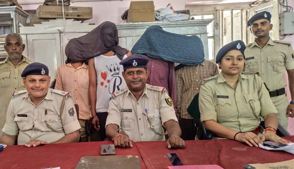 एससीएसटी एक्ट के दो मामले में चार गिरफ्तार