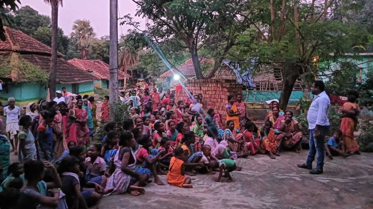 भाजपा नेता ने मुर्गाडांगा में चलाया जन संपर्क अभियान