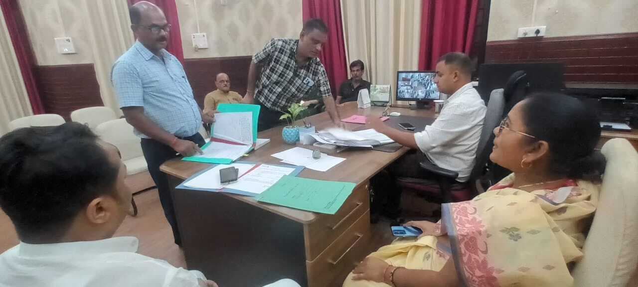 बिना निविदा के विभागीय स्तर पर निगम शहर के 12 सड़कों का करायेंगी मरम्मती