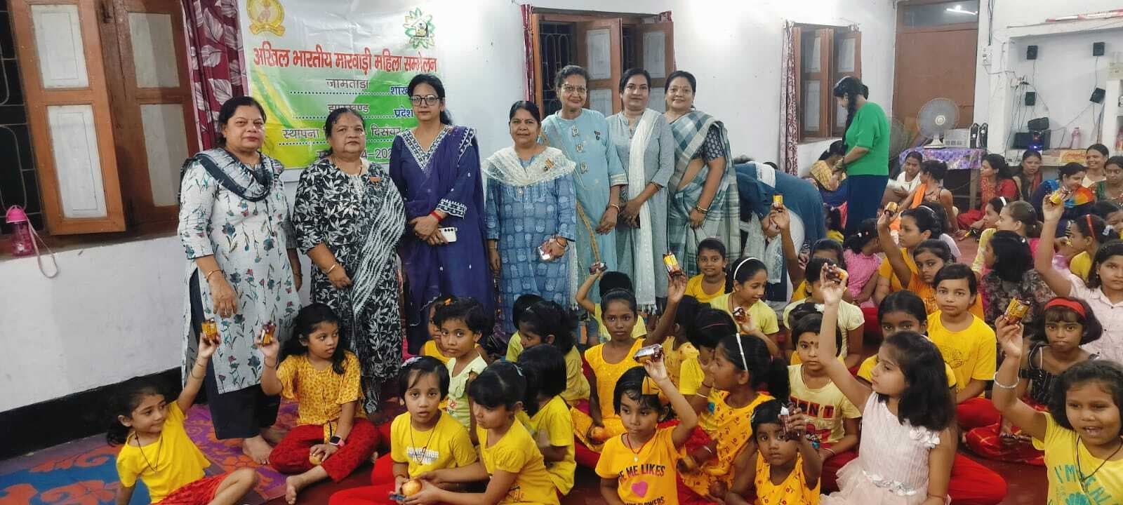 बच्चियों को गुड व बैड टच के बारे में दी गयी जानकारी