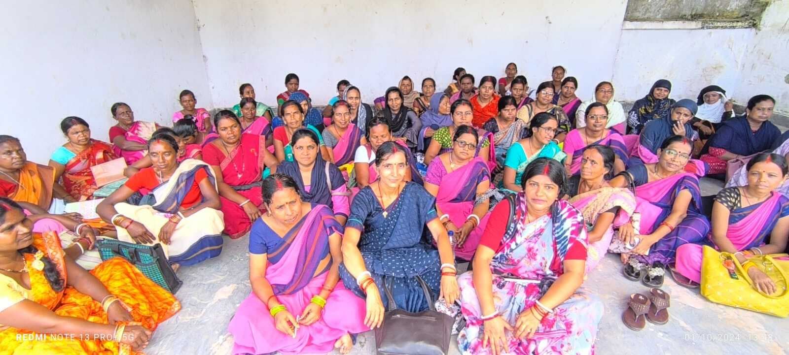 मधुपुर में आंगनबाड़ी सेविका- सहायिका संघ के सदस्यों ने मांगों को लेकर हड़ताल पर जाने की घोषणा की