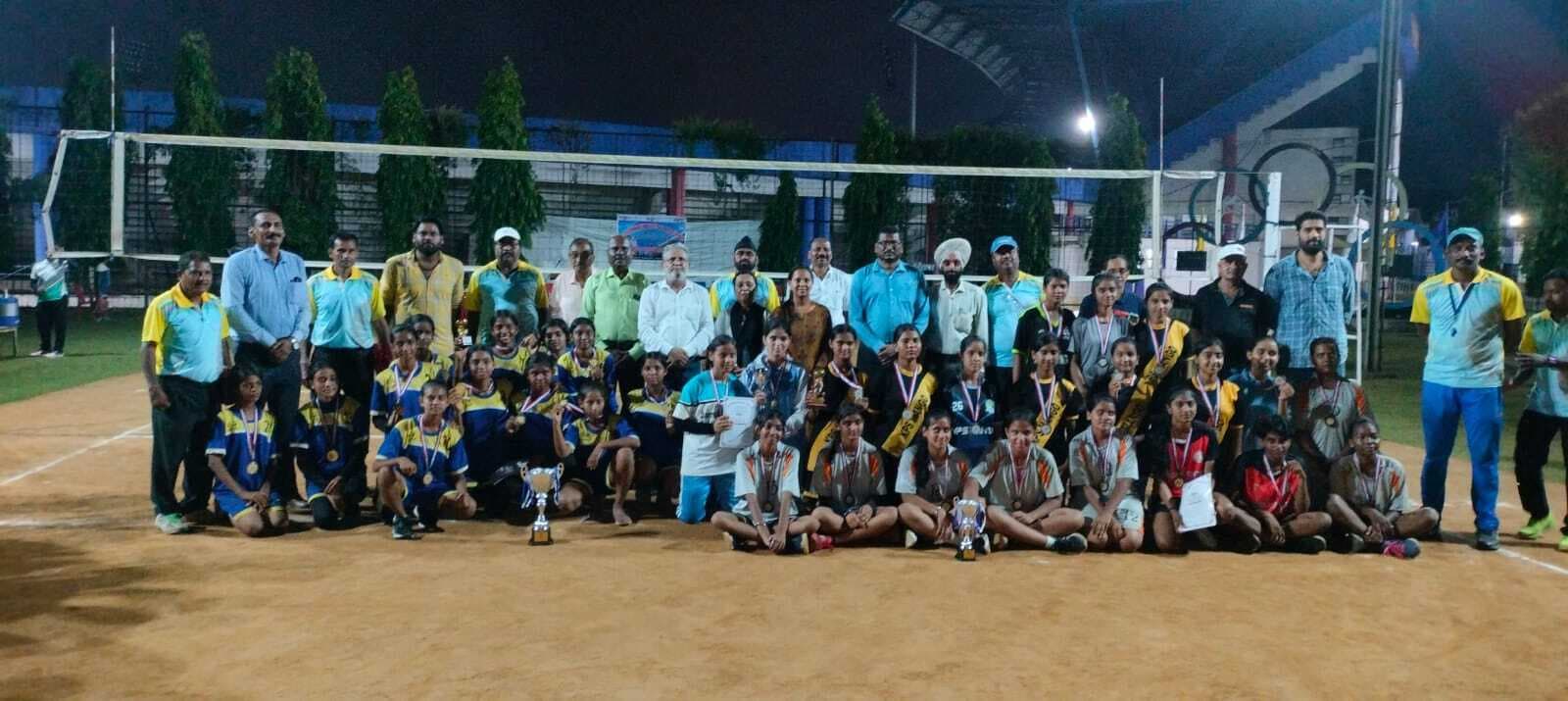 विग इंग्लिश स्कूल की टीम ने जीता खिताब