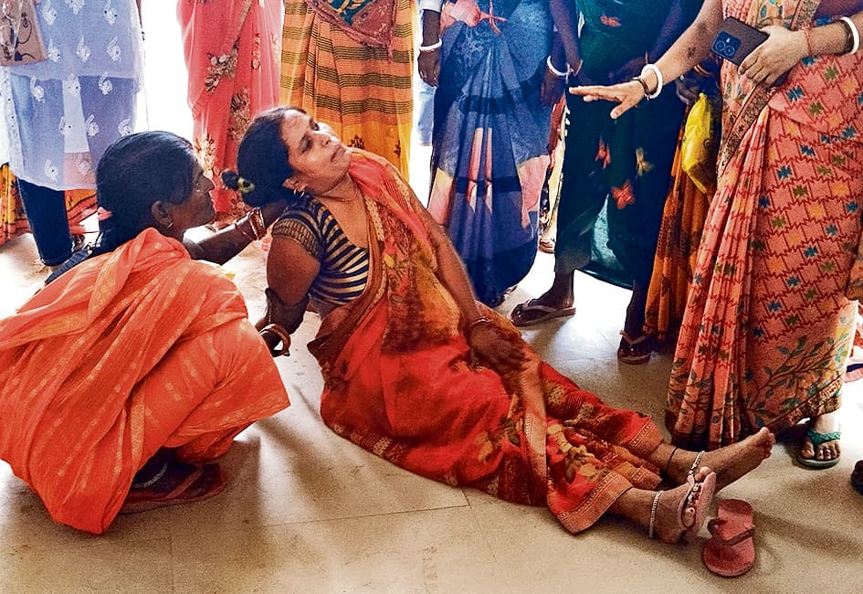 hajipur news. दो बाइकों की टक्कर में युवक की मौत, चार घायल