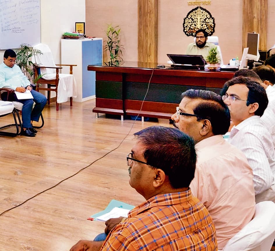 hajipur news. प्रत्येक पंचायत में बनेगा खेल का मैदान : डीएम