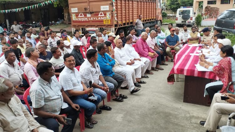 Durga Puja: शांति समिति की बैठक में सुरक्षा व्यवस्था सुनिश्चित करने की मांग