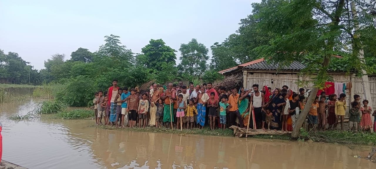 Flood water spread in the lower part: जलस्तर में वृद्धि से बिथान के निचले हिस्से में फैला बाढ़ का पानी