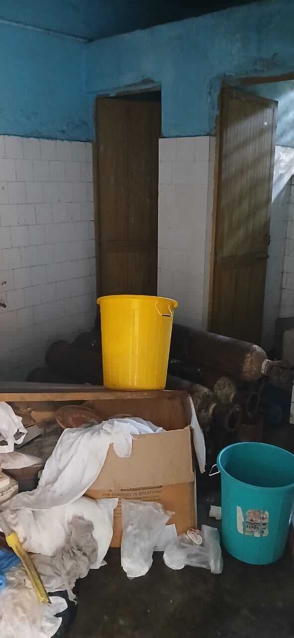 Jamshedpur News : एमजीएम इमरजेंसी का शौचालय में कबाड़, मरीजों को हो रही परेशानी