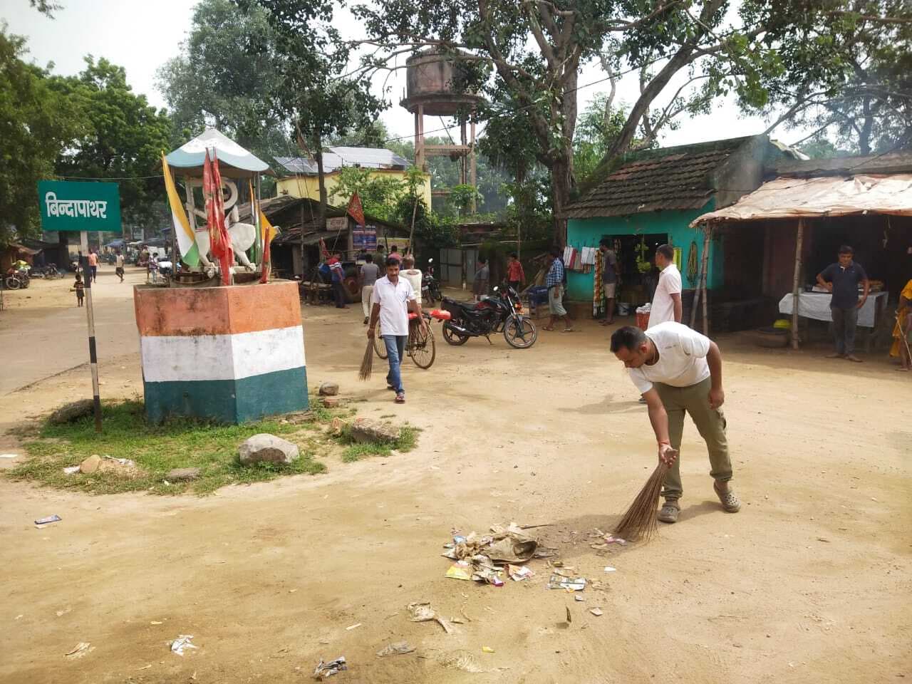 थाना प्रभारी ने चलाया सफाई अभियान