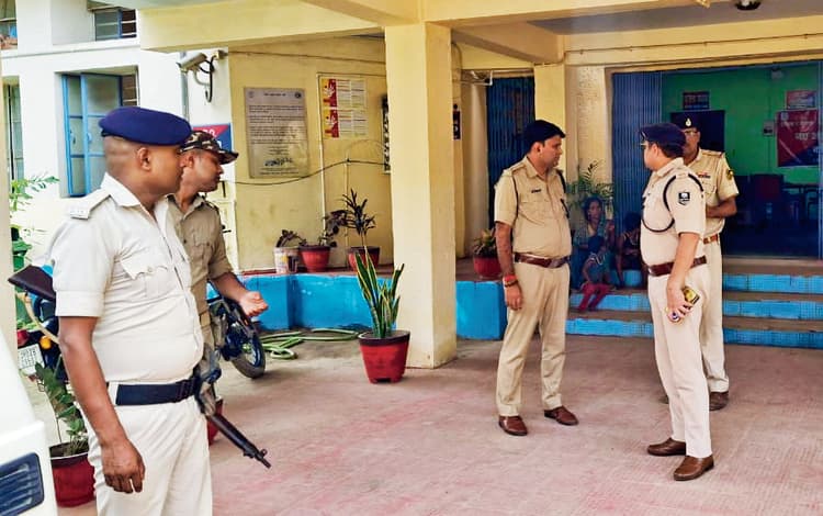 Chhapra News : 8.75 लाख की ठगी करने वाला युवक पकड़ाया